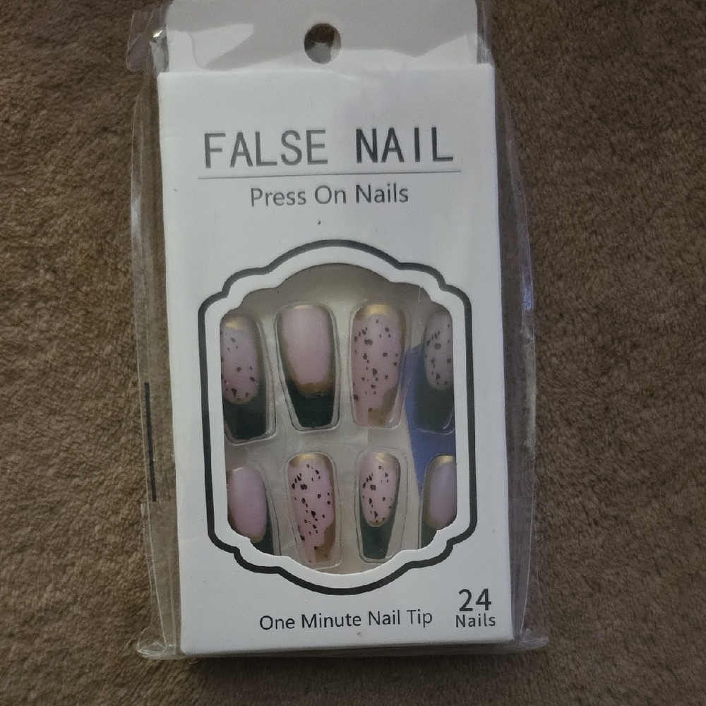 🔥5 For $40 NWT Press On Nail Set